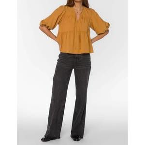NEW VELVET HEART short puff sleeve top in honeycomb